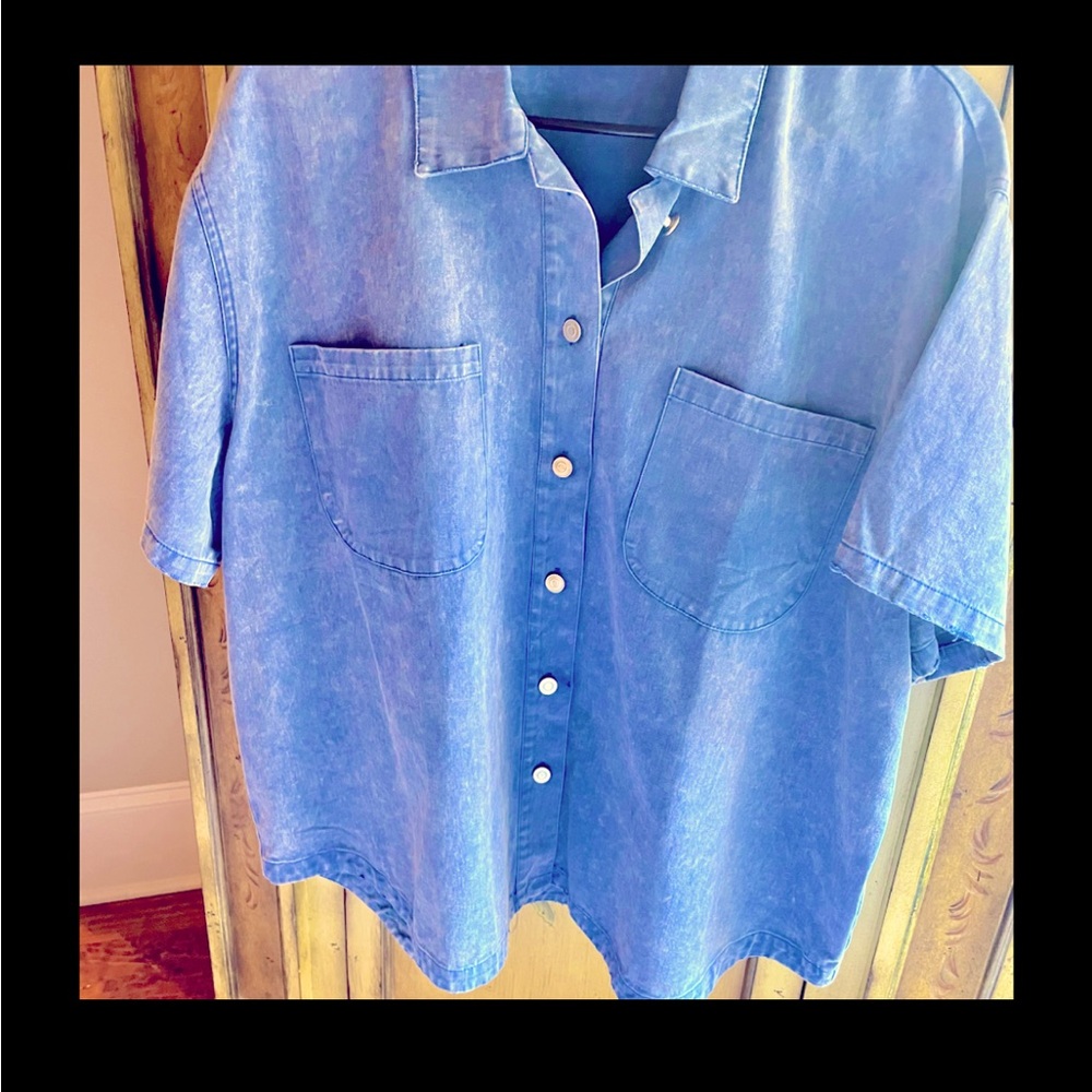 Good quality washed blue denim top from Entro.
